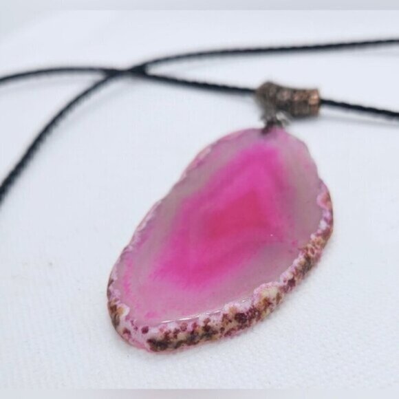 Pendant With Agate Fuchsia and Choker in Cord Black - Pendant Stone Semiprecious - Picture 4 of 9